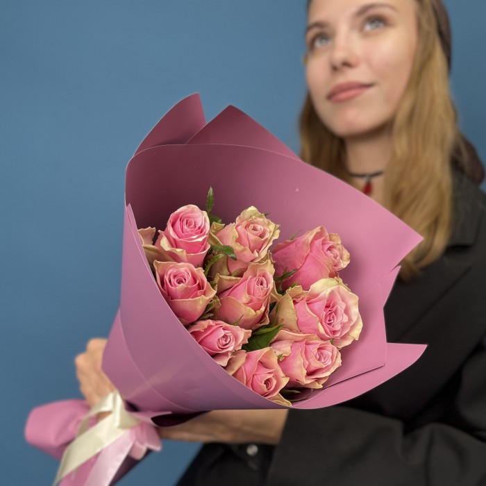 9 розовых роз Роял Атена 40 см